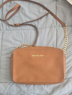 MICHAEL KORS Brown Leather Crossbody with Gold Chain Detail
